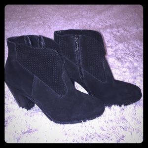 Jessica Simpson booties size 6